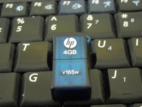 HP v165w 4GB Flash Drive