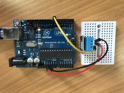 Arduino Uno and DHT11 sensor