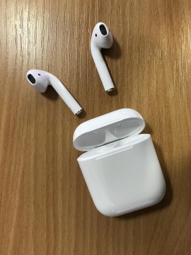 Apple Airpods out of the case